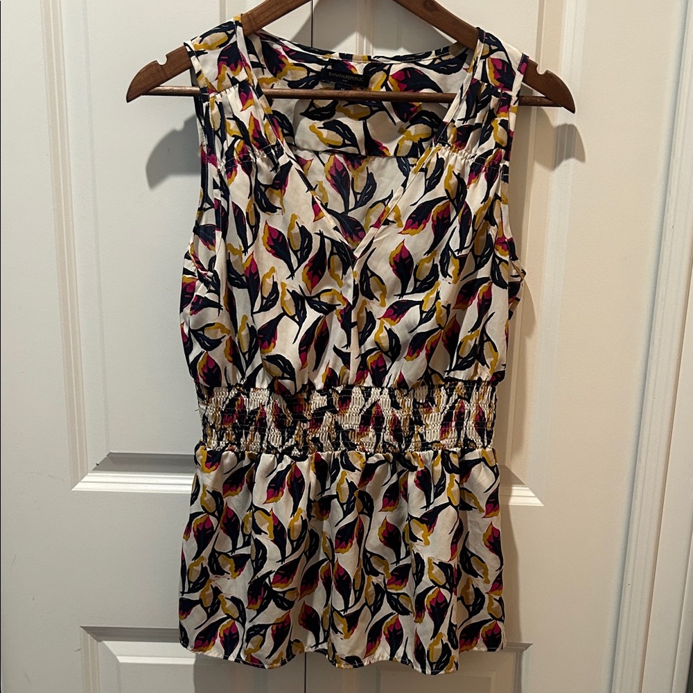 Banana Republic Sleeveless Blouse Floral Print Size Medium Lightweight